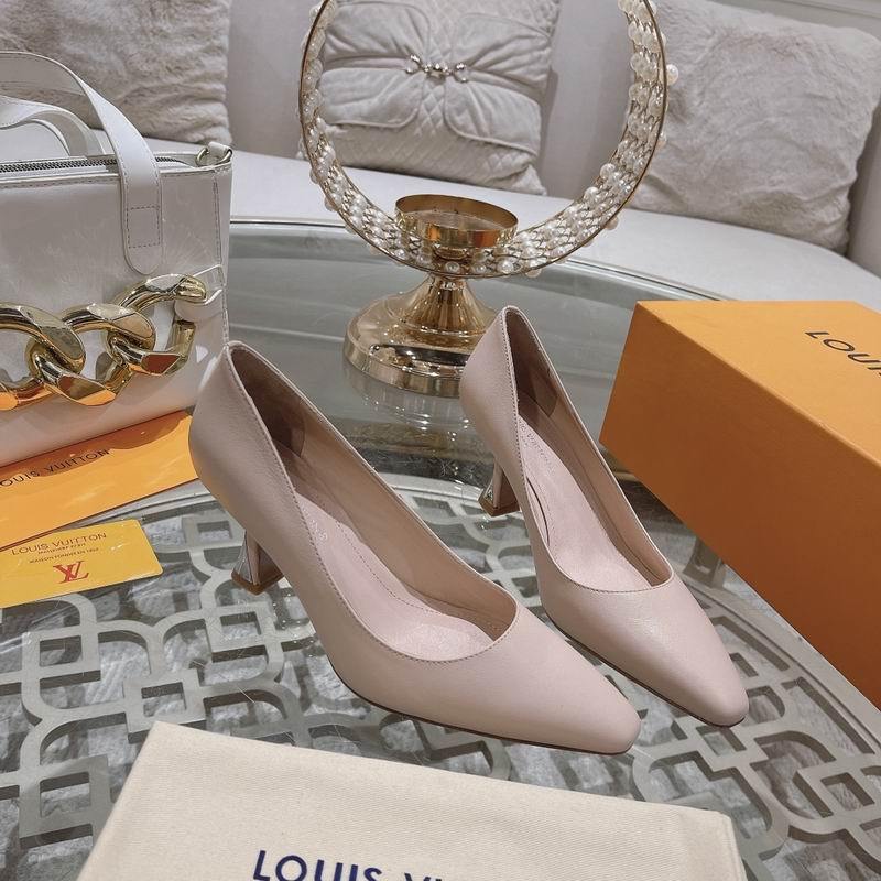 LV Women's Shoes 285